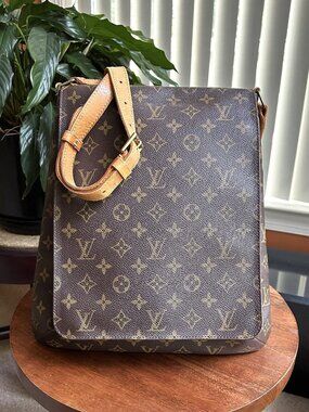 LOUIS VUITTON Monogram Musette GM, Brown